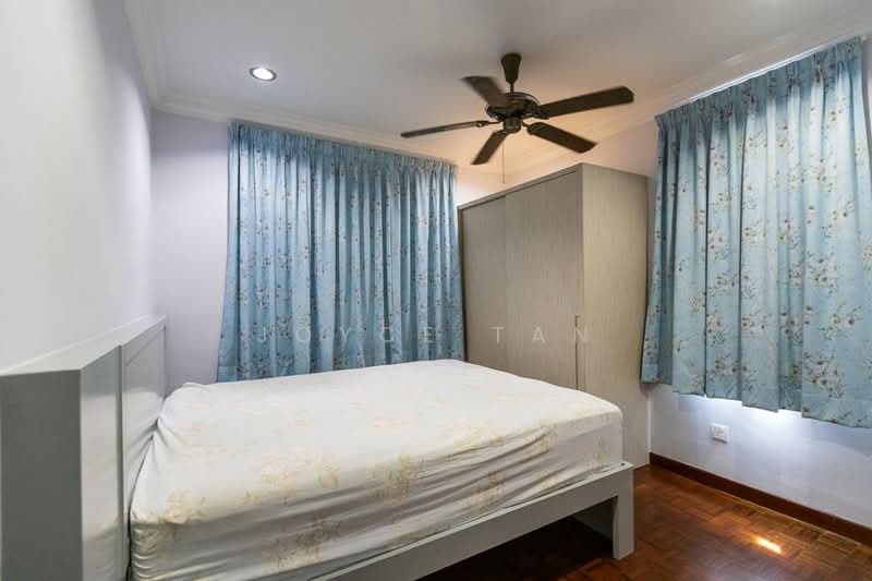 Kondominium untuk Dijual di Marina Tower (Ratu Mutiara) - Joyce Tan - Bedroom - PropertyGuru.com.my