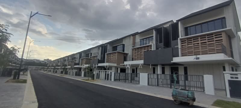 Semi-Detached House for Sale in Seri Kembangan (Selangor) - Shu Wai - Exterior - PropertyGuru.com.my