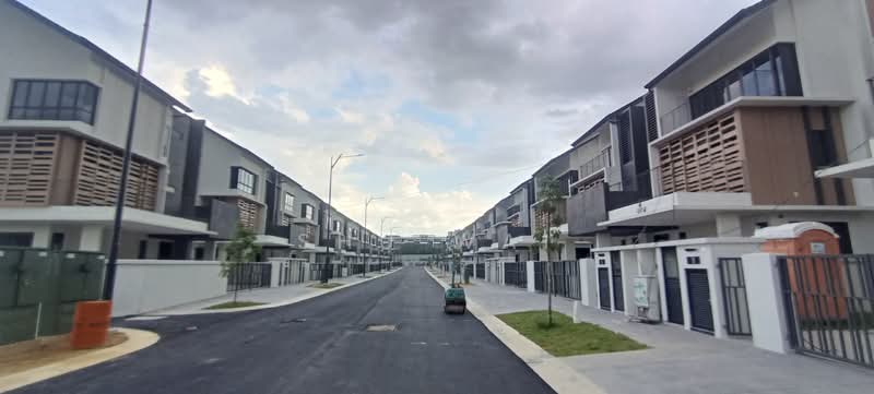 Semi-Detached House for Sale in Seri Kembangan (Selangor) - Shu Wai - Exterior - PropertyGuru.com.my
