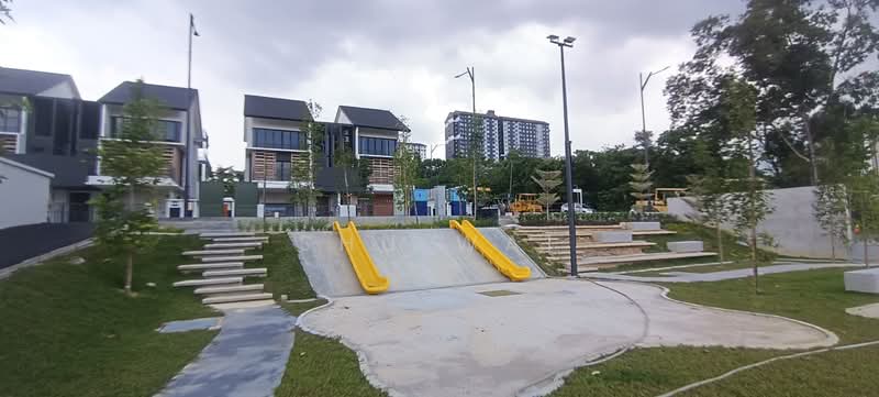 Semi-Detached House for Sale in Seri Kembangan (Selangor) - Shu Wai - Exterior - PropertyGuru.com.my