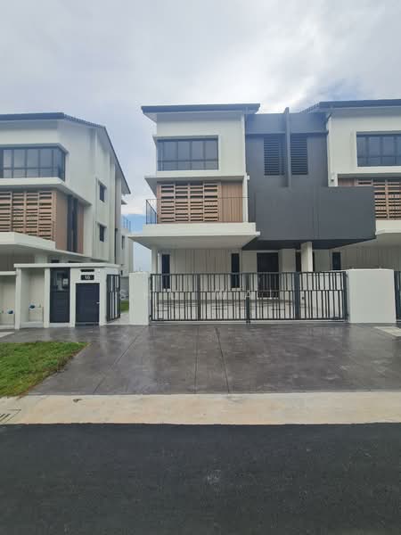 Semi-Detached House for Sale in Seri Kembangan (Selangor) - Shu Wai - Exterior - PropertyGuru.com.my