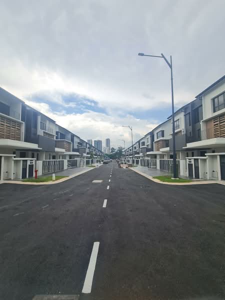 Semi-Detached House for Sale in Seri Kembangan (Selangor) - Shu Wai - PropertyGuru.com.my