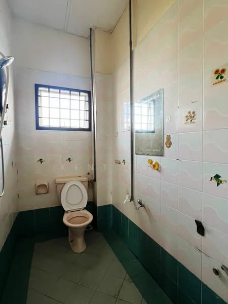 2-storey Terraced House for Sale in Bandar Indahpura (Kulai) - Kent Tan - Bathroom - PropertyGuru.com.my