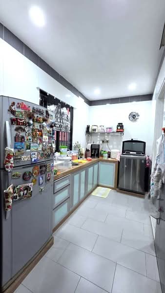 Rumah Teres 1 Tingkat untuk Dijual di Taman Rinting (Masai) - Karl Lim - Kitchen - PropertyGuru.com.my