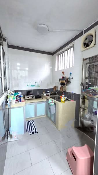 Rumah Teres 1 Tingkat untuk Dijual di Taman Rinting (Masai) - Karl Lim - Kitchen - PropertyGuru.com.my