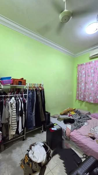 Rumah Teres 1 Tingkat untuk Dijual di Taman Rinting (Masai) - Karl Lim - Bedroom - PropertyGuru.com.my
