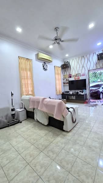 Rumah Teres 1 Tingkat untuk Dijual di Taman Rinting (Masai) - Karl Lim - Living Room - PropertyGuru.com.my