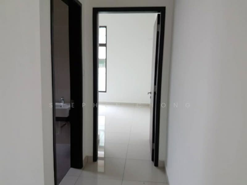 Rumah Berkembar untuk Dijual di Taman Impian Emas (Skudai) - Stephen Chong - Corridor - PropertyGuru.com.my