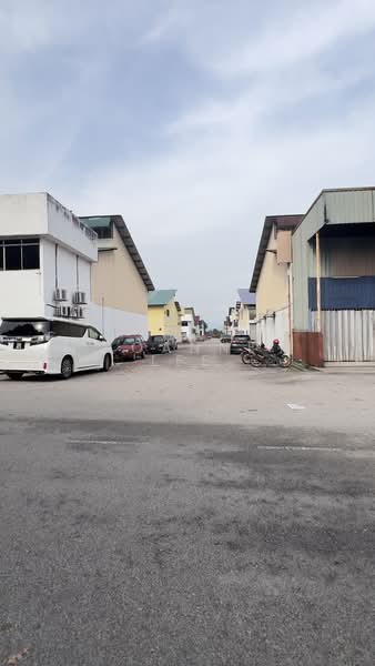 Factory for Rent in Taman Universiti Indah (Seri Kembangan) - JOANNE LEE - Exterior - PropertyGuru.com.my