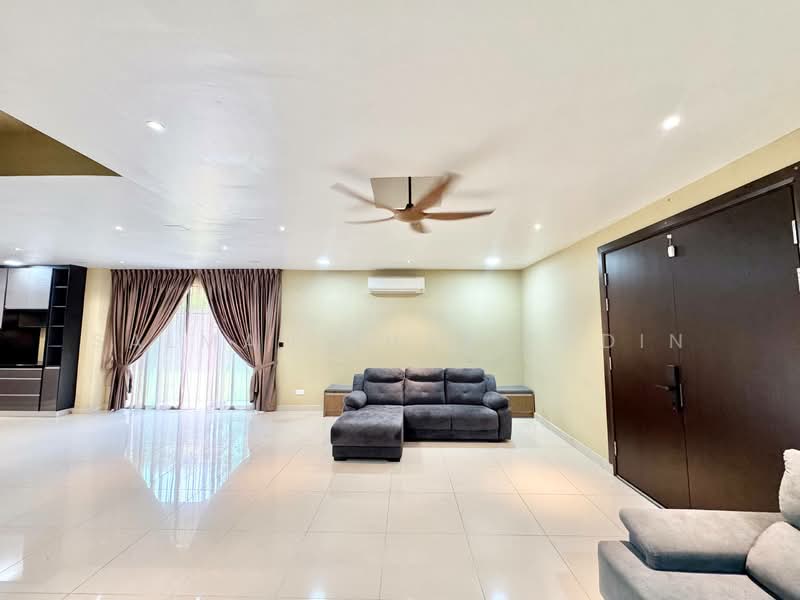 2.5-storey Terraced House for Sale in Shah Alam (Selangor) - Salman Sharifudin - Living Room - PropertyGuru.com.my