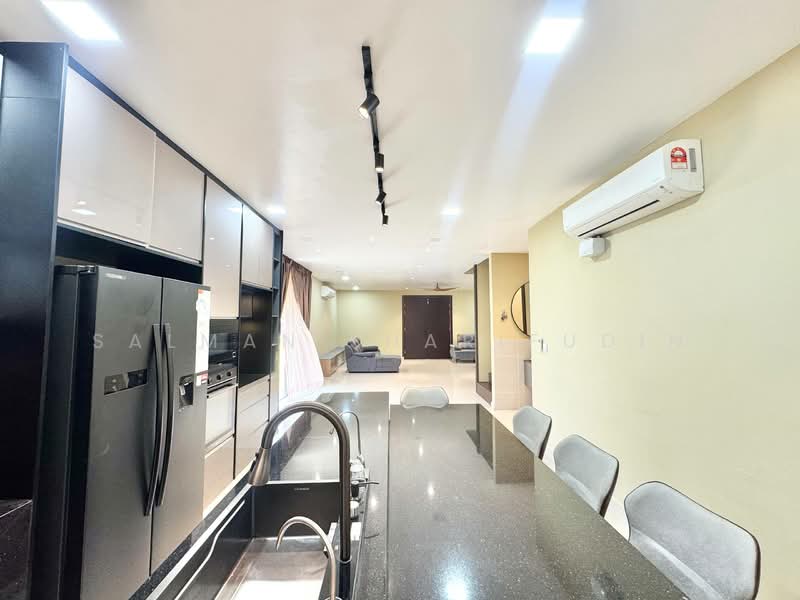 2.5-storey Terraced House for Sale in Shah Alam (Selangor) - Salman Sharifudin - Kitchen - PropertyGuru.com.my