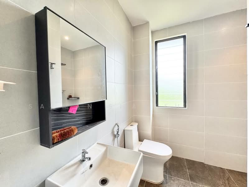 2.5-storey Terraced House for Sale in Shah Alam (Selangor) - Salman Sharifudin - Bathroom - PropertyGuru.com.my