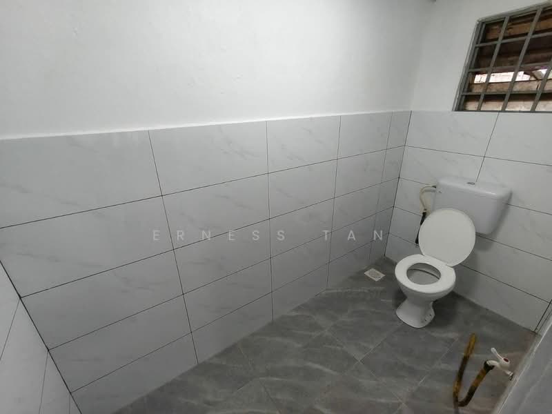1-storey Terraced House for Sale in Kulai (Johor) - Erness Tan - Bathroom - PropertyGuru.com.my