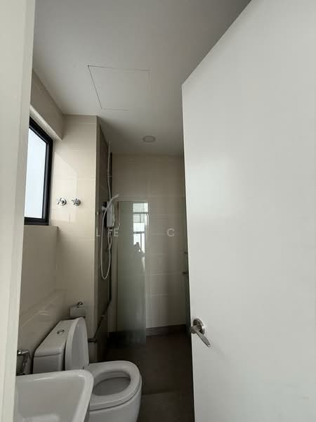 Kondominium untuk Dijual di Waltz Residences - Alex Chin - Bathroom - PropertyGuru.com.my