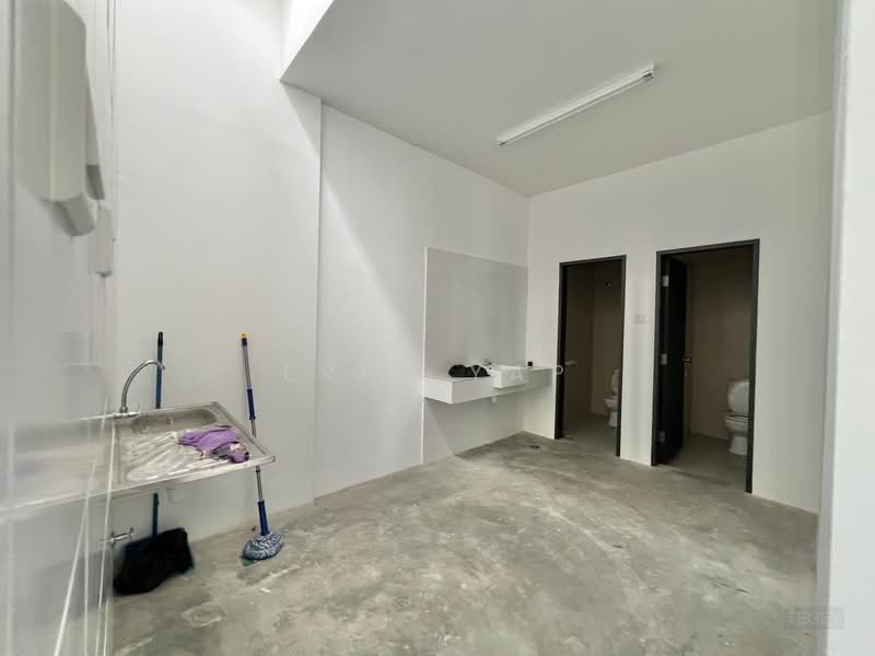 Cluster Factory for Rent in Eco Business Park V (Puncak Alam) - Eric Yap - Bathroom - PropertyGuru.com.my