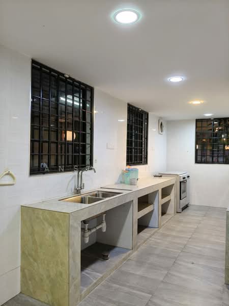 Rumah Teres 2 Tingkat untuk Dijual di Bandar Baru Permas Jaya (Permas Jaya) - Anson Chua - Kitchen - PropertyGuru.com.my