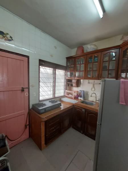 Rumah Teres 2 Tingkat untuk Disewa di Taman Saga 2 (Klang) - Oscar Tang - Kitchen - PropertyGuru.com.my