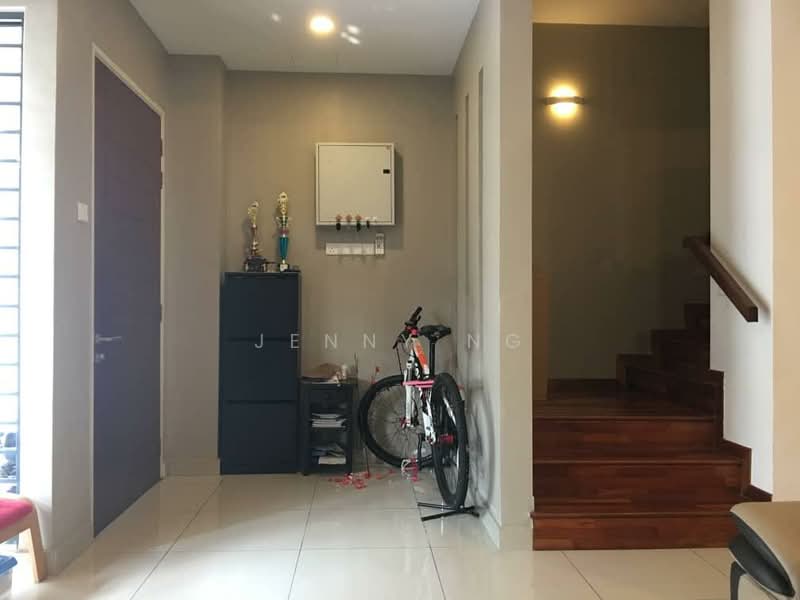2.5-storey Terraced House for Sale in Puchong (Selangor) - Jenny Ng - Entrance - PropertyGuru.com.my