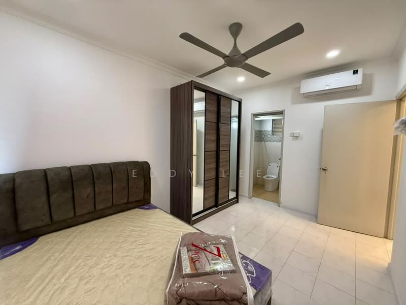 Pangsapuri untuk Disewa di Vista Pinggiran Apartment - Eddy Lee - Bedroom - PropertyGuru.com.my