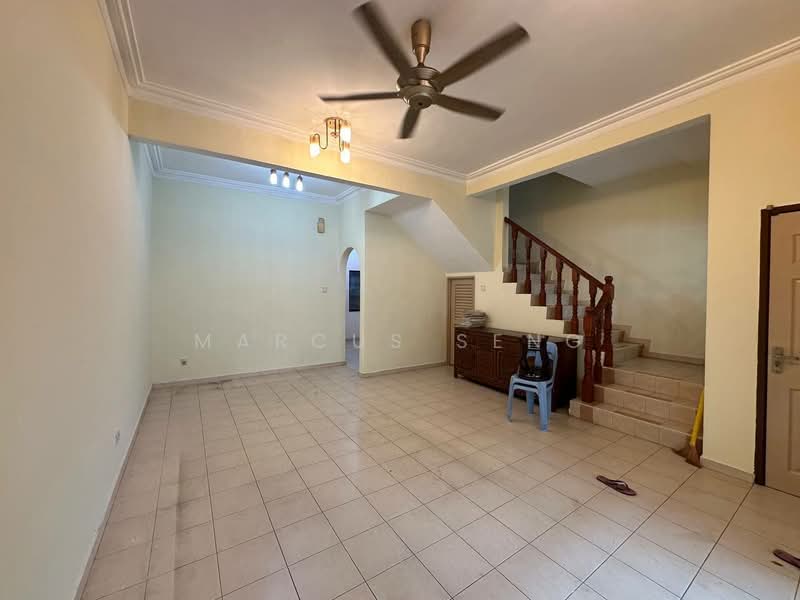 2-storey Terraced House for Sale in Taman Ipoh Timur (Ipoh) - Marcus Seng - Living Room - PropertyGuru.com.my