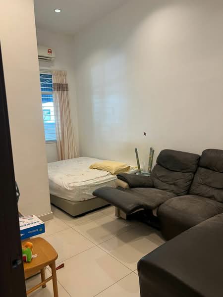 Rumah Teres 3 Tingkat untuk Disewa di Bayan Lepas (Penang) - Jeff Ooi - Bedroom - PropertyGuru.com.my
