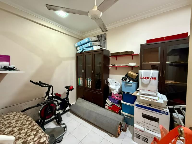 Pangsapuri untuk Dijual di Vista Pinggiran Apartment - Eddy Lee - Study - PropertyGuru.com.my