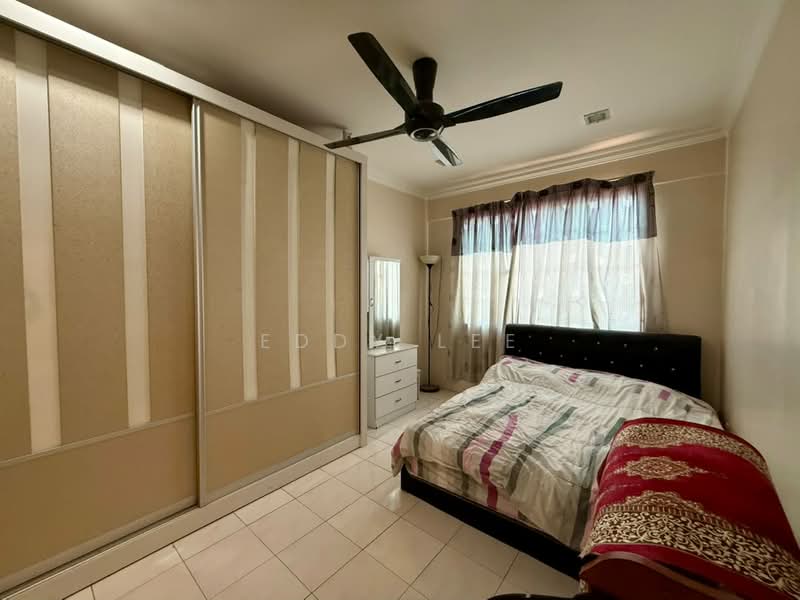 Pangsapuri untuk Dijual di Vista Pinggiran Apartment - Eddy Lee - Bedroom - PropertyGuru.com.my