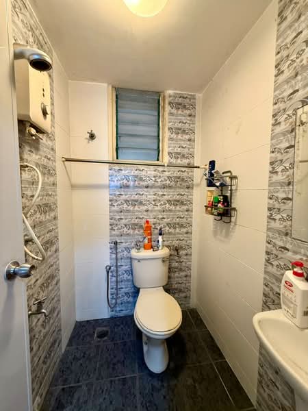 Pangsapuri untuk Dijual di Vista Pinggiran Apartment - Eddy Lee - Bathroom - PropertyGuru.com.my