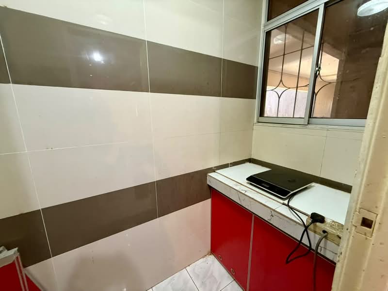 Pangsapuri untuk Dijual di Vista Pinggiran Apartment - Eddy Lee - Kitchen - PropertyGuru.com.my