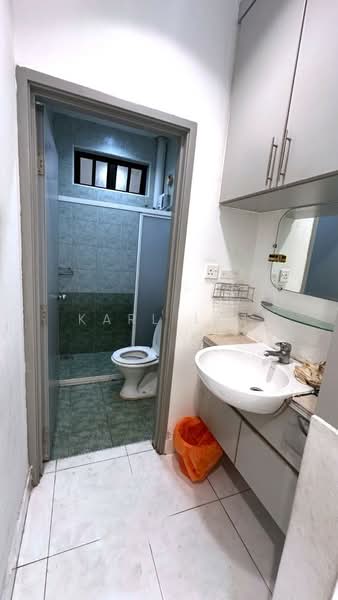2-storey Terraced House for Sale in Taman Pelangi Indah (Ulu Tiram) - Karl Lim - Bathroom - PropertyGuru.com.my