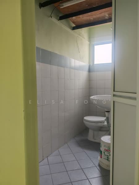 Rumah Flat untuk Dijual di Taman Serdang Perdana - Elisa Fong - Bathroom - PropertyGuru.com.my