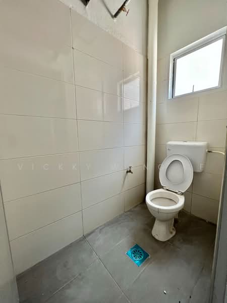Kedai untuk Disewa di Bukit Bintang (KL City Centre) - Vickky Wong CF - Bathroom - PropertyGuru.com.my