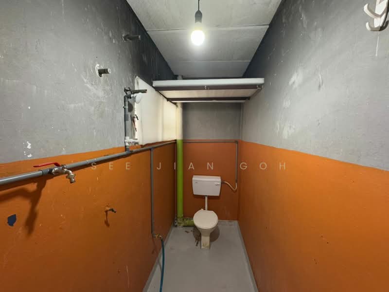 Rumah Flat untuk Disewa di Taman Pelangi - See Jian Goh - Bathroom - PropertyGuru.com.my