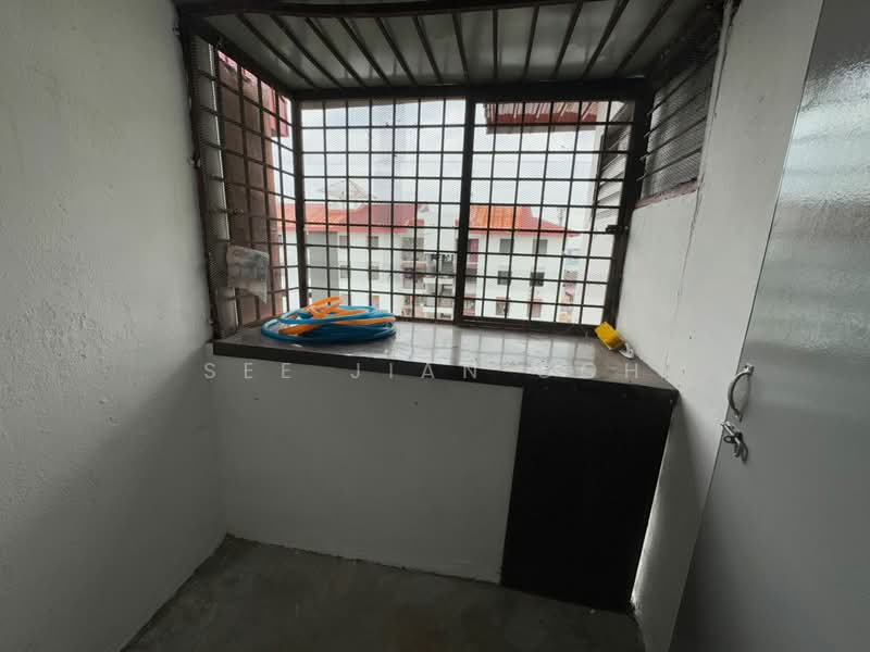 Rumah Flat untuk Disewa di Taman Pelangi - See Jian Goh - Balcony - PropertyGuru.com.my