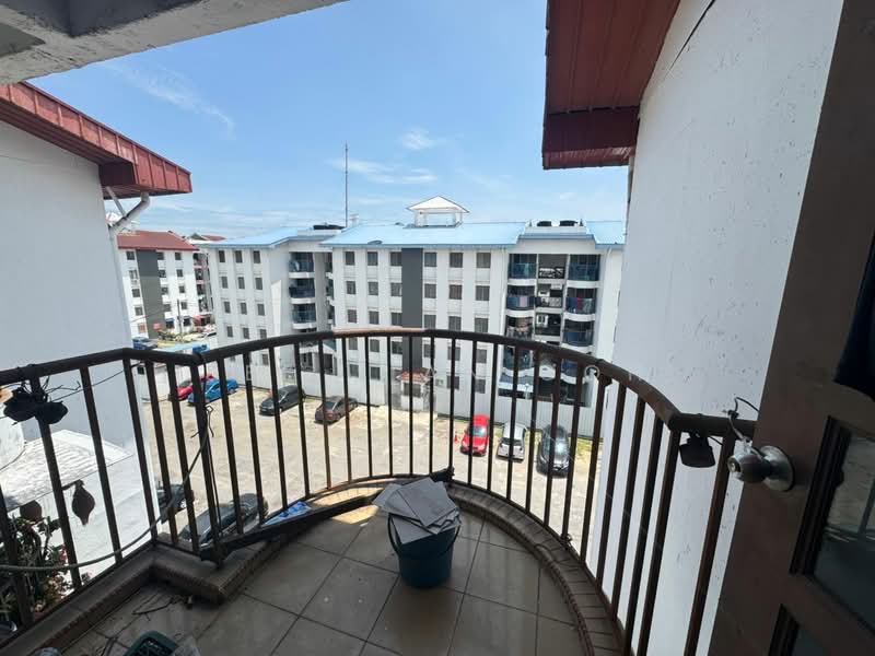 Rumah Flat untuk Disewa di Taman Pelangi - See Jian Goh - Balcony - PropertyGuru.com.my