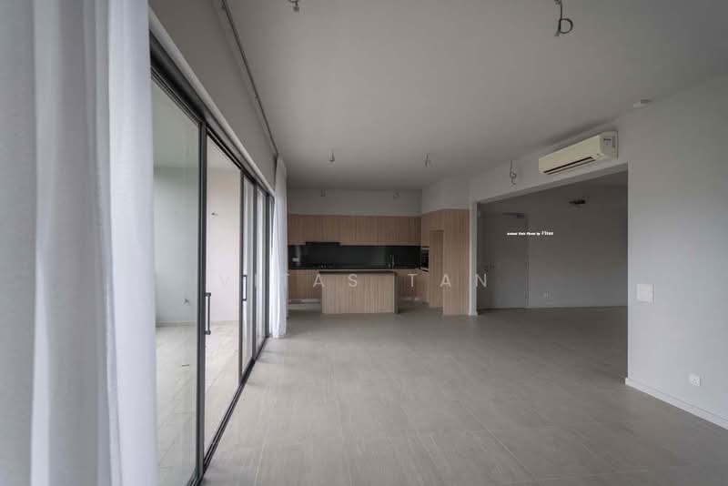 Condominium for Sale at Utamara Boutique Residences - Vitas Tan - Kitchen - PropertyGuru.com.my