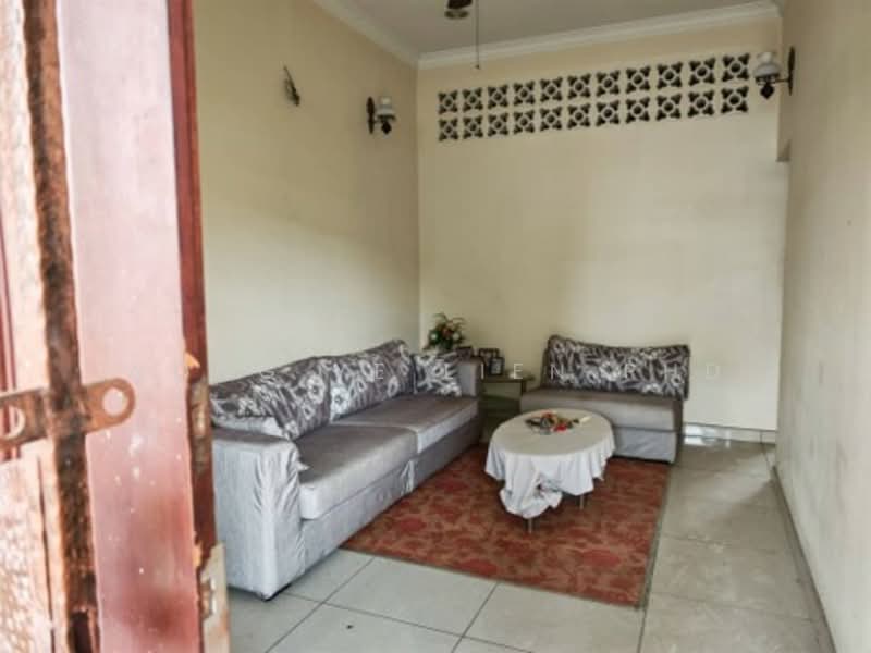 1-storey Terraced House for Sale in Klang (Selangor) - Wong Ye Lien PhD - Living Room - PropertyGuru.com.my