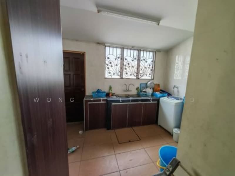 1-storey Terraced House for Sale in Klang (Selangor) - Wong Ye Lien PhD - Kitchen - PropertyGuru.com.my