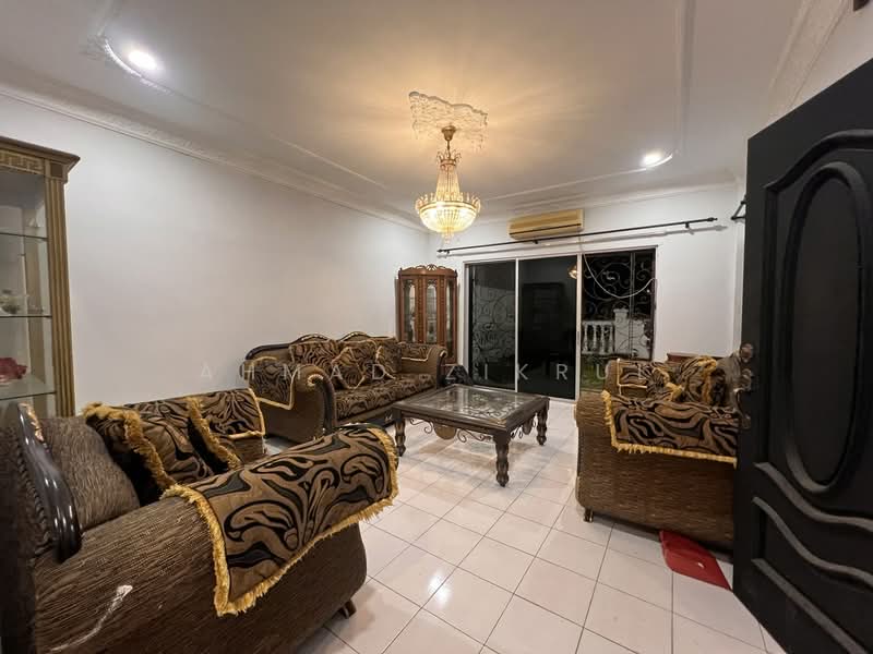Semi-Detached House for Sale in Gombak (Selangor) - Ahmad Zikrul - Living Room - PropertyGuru.com.my