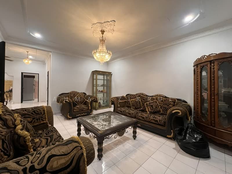 Semi-Detached House for Sale in Gombak (Selangor) - Ahmad Zikrul - Living Room - PropertyGuru.com.my