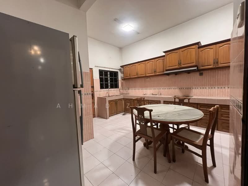 Semi-Detached House for Sale in Gombak (Selangor) - Ahmad Zikrul - Kitchen - PropertyGuru.com.my