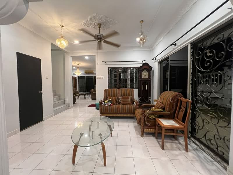 Semi-Detached House for Sale in Gombak (Selangor) - Ahmad Zikrul - Living Room - PropertyGuru.com.my