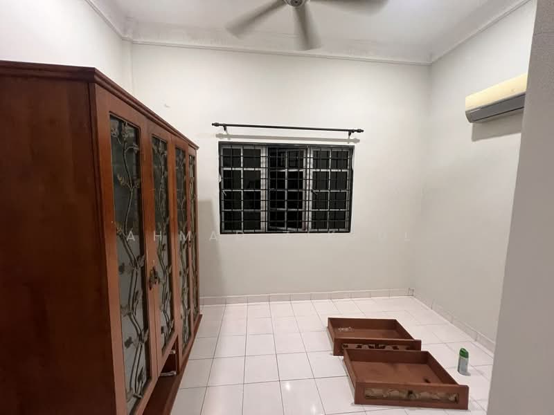 Semi-Detached House for Sale in Gombak (Selangor) - Ahmad Zikrul - Bedroom - PropertyGuru.com.my