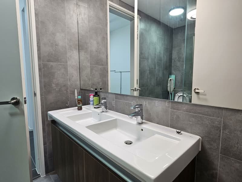 Servis Apartment untuk Disewa di Ativo Suites @ Damansara Avenue - Joyce Chee - Bathroom - PropertyGuru.com.my