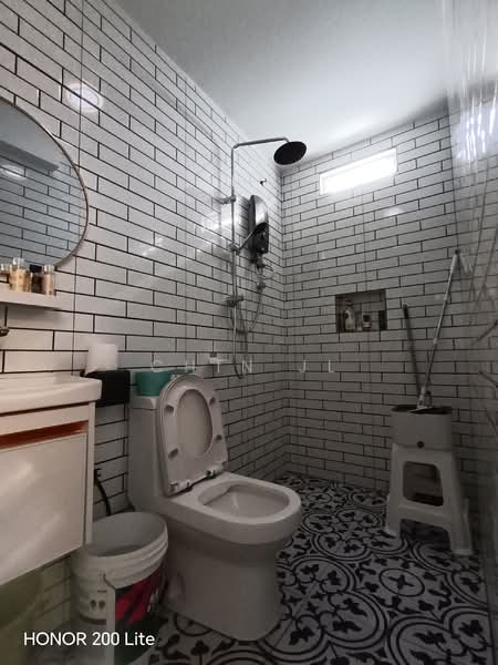 Rumah Teres 2 Tingkat untuk Dijual di Desa Coalfields (Ijok) - Chin JL - Bathroom - PropertyGuru.com.my