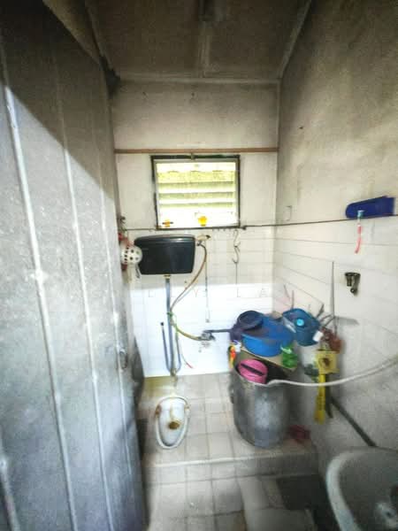 1-storey Terraced House for Sale in Kepong Baru (Kepong) - Kelly Lai - Bathroom - PropertyGuru.com.my