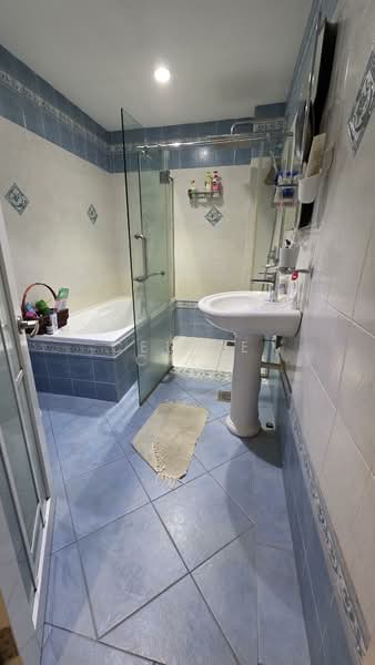 Rumah Teres 2 Tingkat untuk Dijual di Ara Damansara (Selangor) - Celine Chin - Bathroom - PropertyGuru.com.my