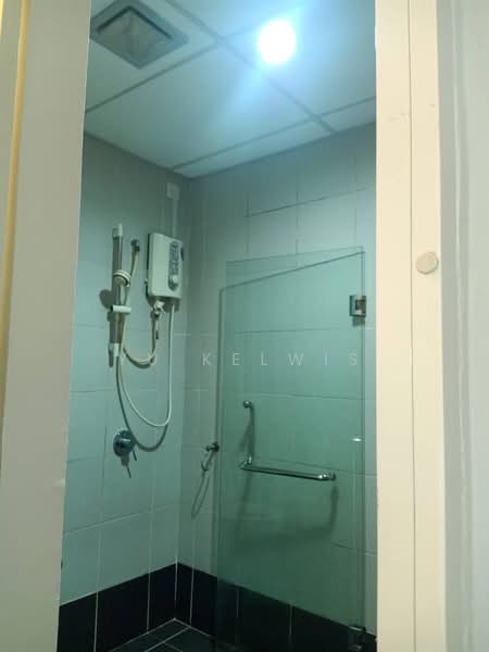 Servis Apartment untuk Disewa di Centrestage Designer Suite - Yu Kelwis - Bathroom - PropertyGuru.com.my
