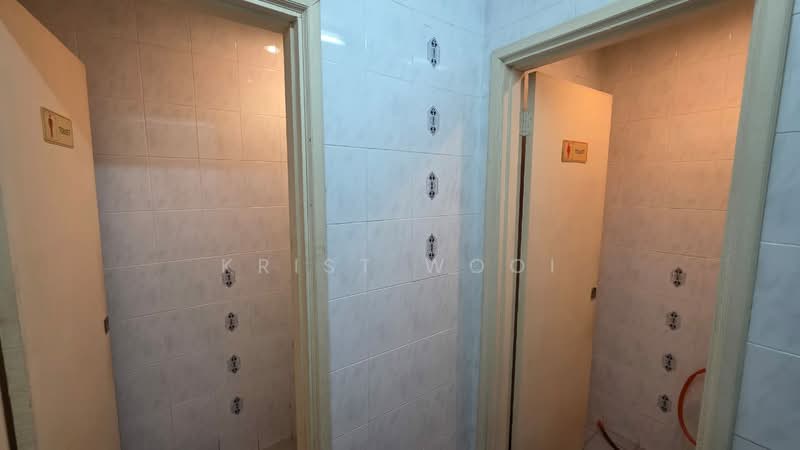 Office for Sale in Damansara Intan (Petaling Jaya) - Krist Wooi - Bathroom - PropertyGuru.com.my