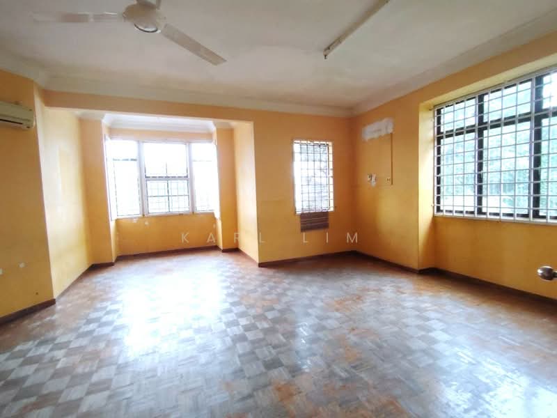 Semi-Detached House for Sale in Taman Perling (Perling) - Karl Lim - Living Room - PropertyGuru.com.my